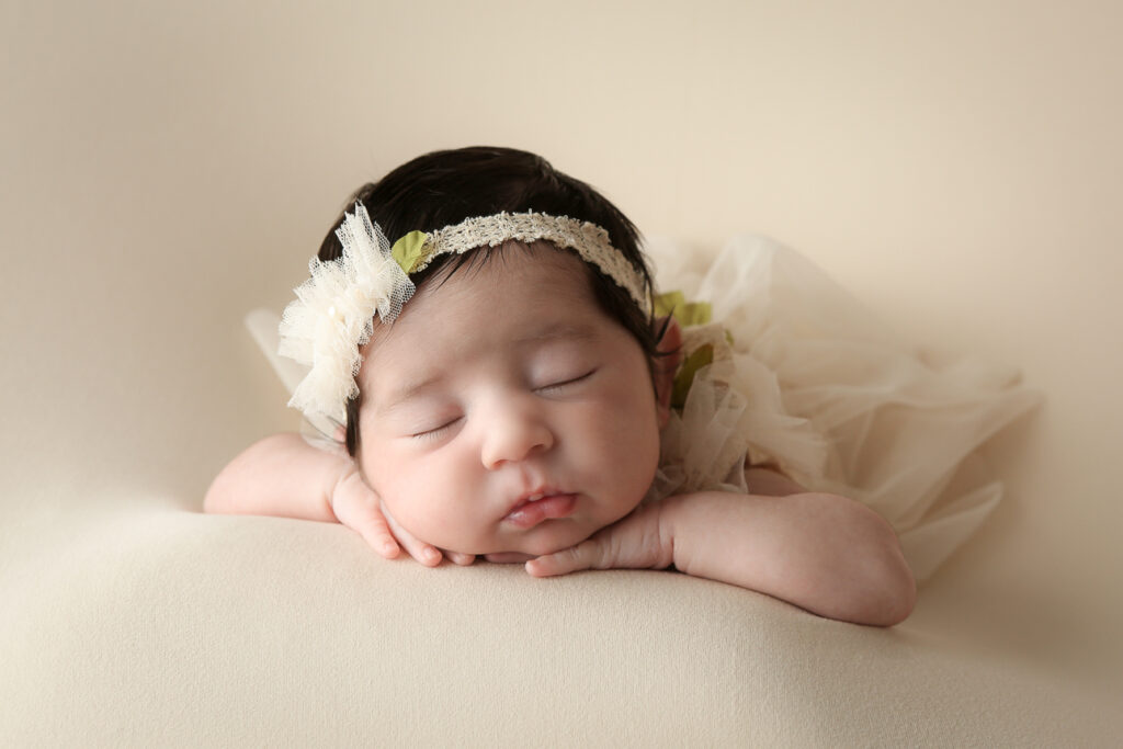 Newborn Photographer - Baby Girl